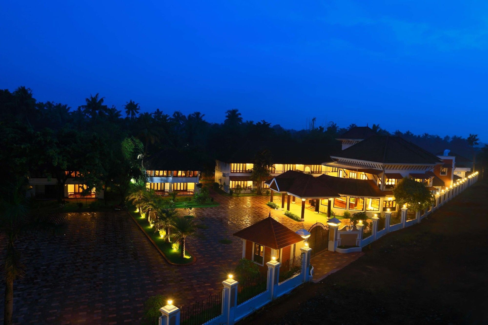 Nihara Resort And Spa Kochi Exterior foto